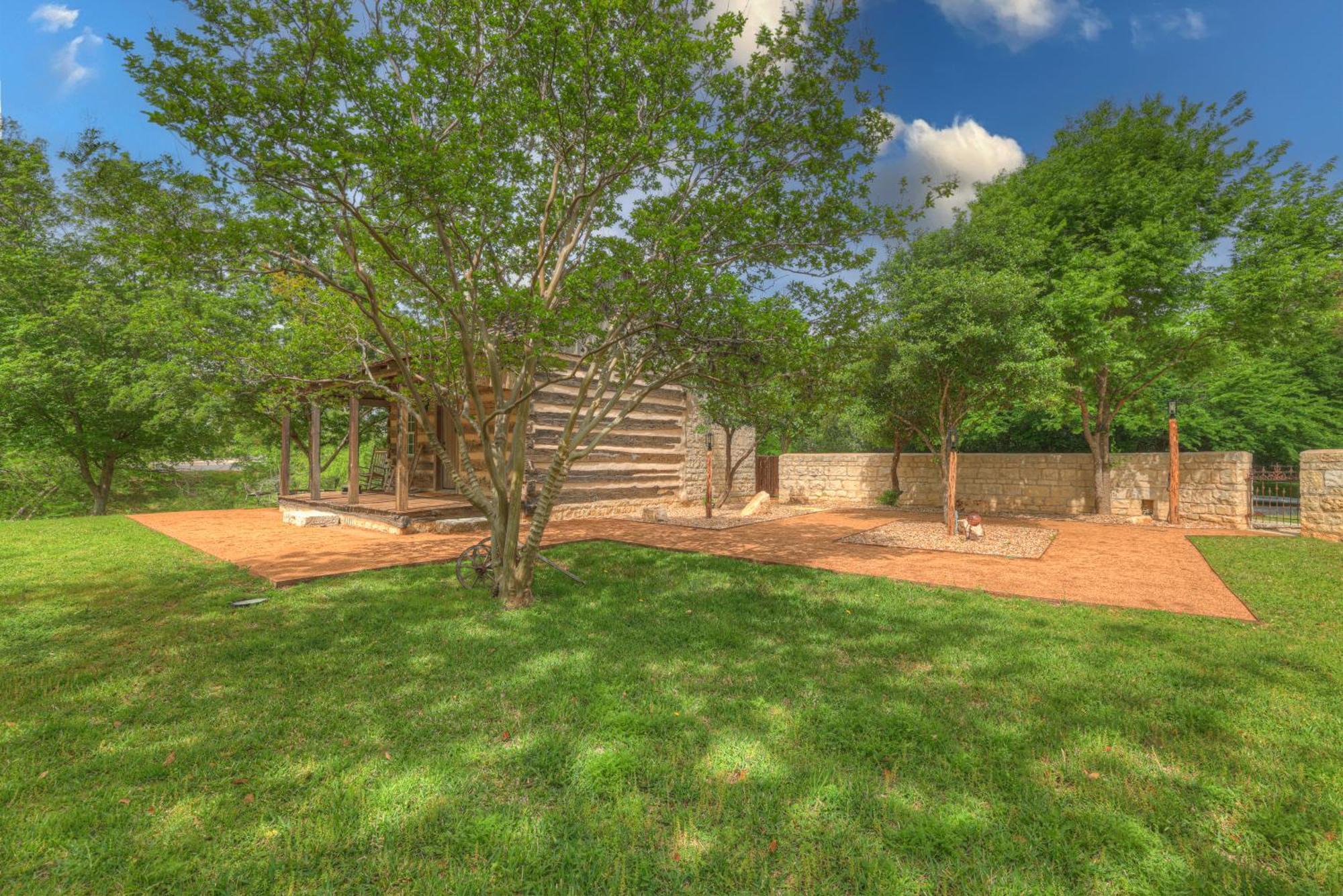 Town Creek Cabin Walk To Main St Villa Fredericksburg Exterior photo